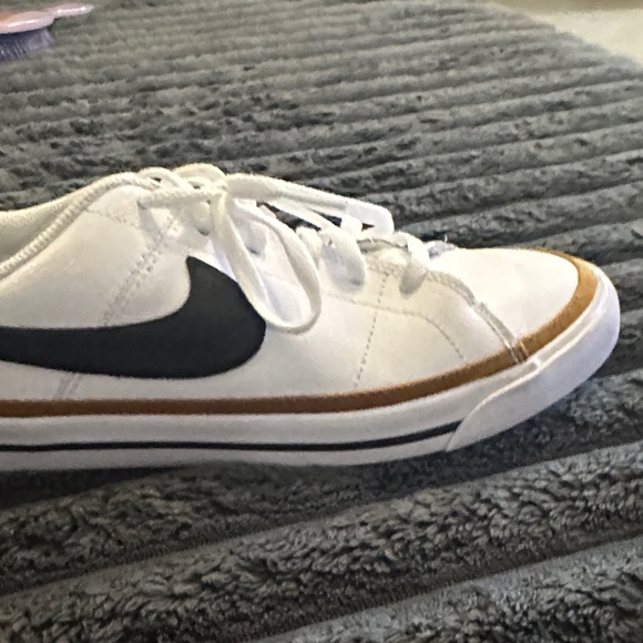 KidsWhite and Black Sneakers